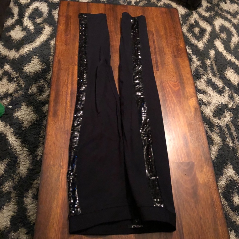 Black legging w/ sequin stripe